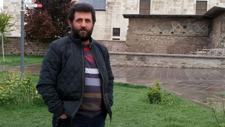 Temizlediği beton mikserinden düşerek öldü