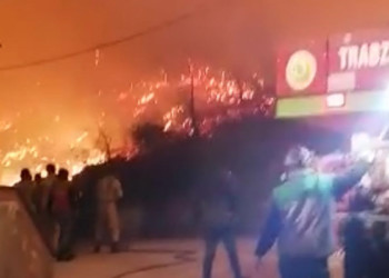 Trabzon Of'ta örtü yangını