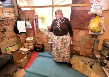Trabzon'da evlerindeki çatlaklar depremde büyüdü