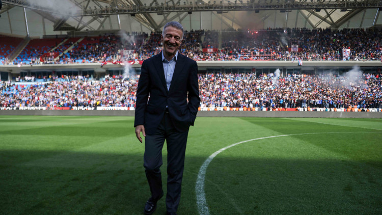 Trabzonspor taraftarından Ağaoğlu'na geri dön çağrısı