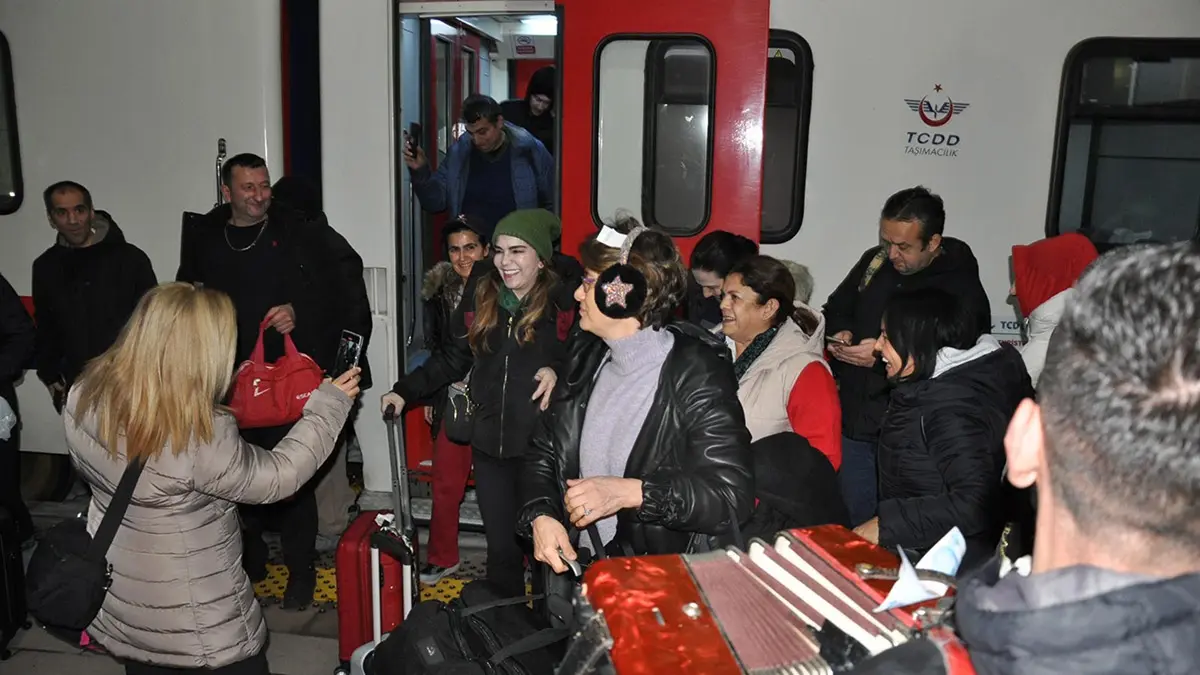 Turistik dogu ekspresi 20 bin 936 yolcu tasidia - yerel haberler - haberton
