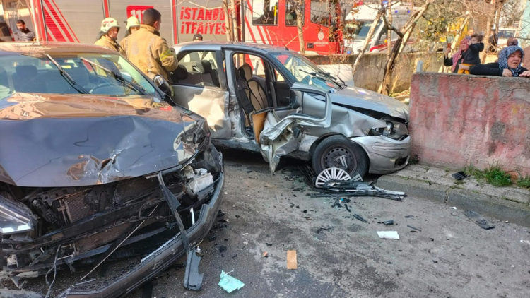 Ümraniye'de kaza: 3 yaralı