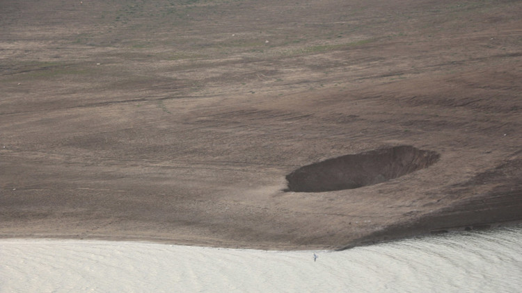 Veysel Eroğlu Barajı havzasında obruk oluştu