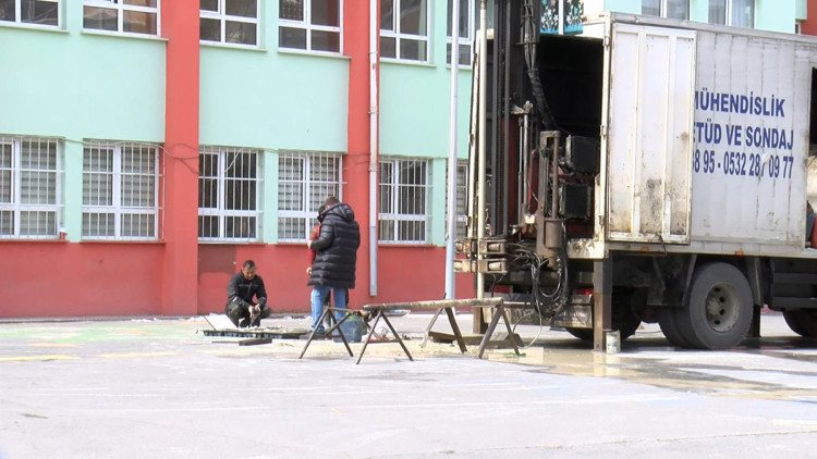 Yakuplu İlkokulu'nda zemin etüt çalışması