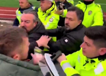 Yeniçağaspor- Karabük İdman Yurdu maçında kavga