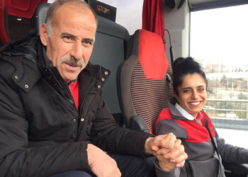 Yolcu otobüsünün kaptan çifti
