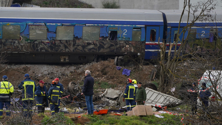Yunanistan’ın Larissa kenti yakınlarında meydana gelen tren kazasında can kaybı 46’ya yükseldi.