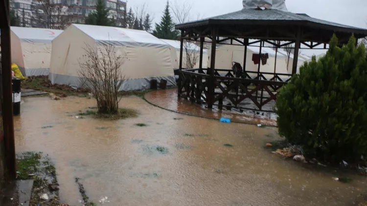 Adıyaman'da yağmur sele dönüştü; 1 ölü, 4 kişi kayıp