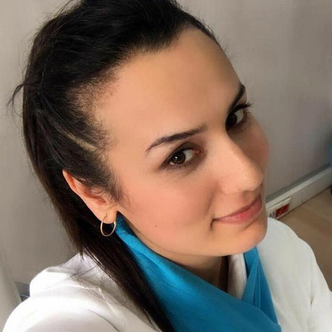 Hatay'ın merkez Antakya ilçesinde, depremde yıkılan Rönesans Rezidans'ın enkazı kaldırılmasına karşın Gaye Arsoy'a (41) ulaşamayan ailesi, umutlu bekleyişini sürdürüyor.