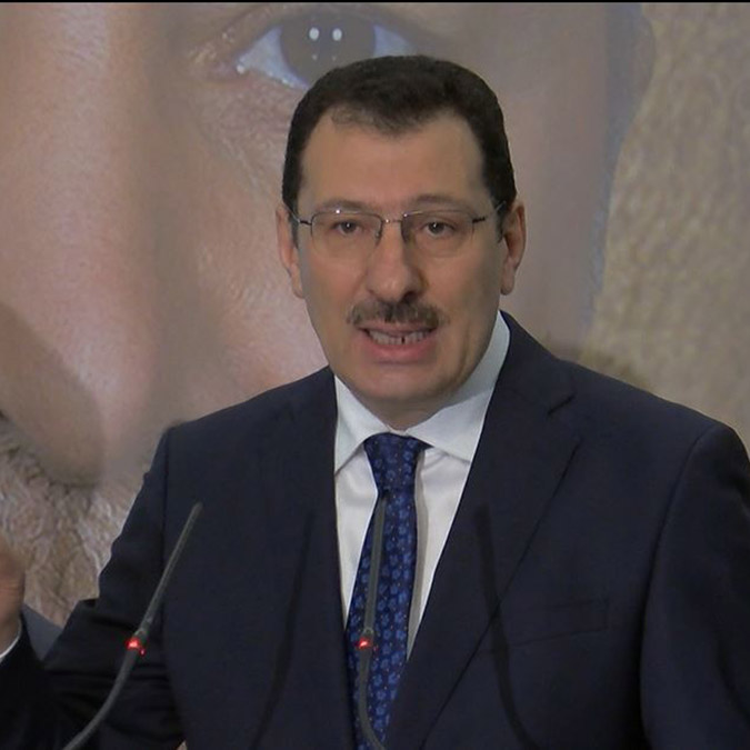 AK Parti'de 28'inci dönem milletvekilliği seçimleri için milletvekili aday adaylığı başvuruları başladı. Seçim İşlerinden Sorumlu Genel Başkan Yardımcısı Ali İhsan Yavuz, ittifak görüşmelerine ilişkin, "Sayın Cumhurbaşkanı'mız seçimi yenileme kararı verir vermez çok hızlanan bir tablo söz konusu. Biz de bir kısım partilerle görüşme halindeyiz. Çalışmaların kısa süre içerisinde nihayete ereceğini umuyorum" dedi.