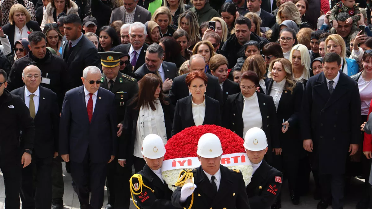 '8 mart dünya kadınlar günü dolayısıyla i̇yi̇ parti genel başkanı meral akşener anıtkabir'i ziyaret etti.