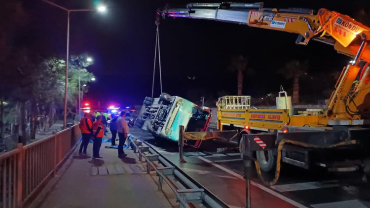 Alanya Kestelspor kafilesi kaza yaptı