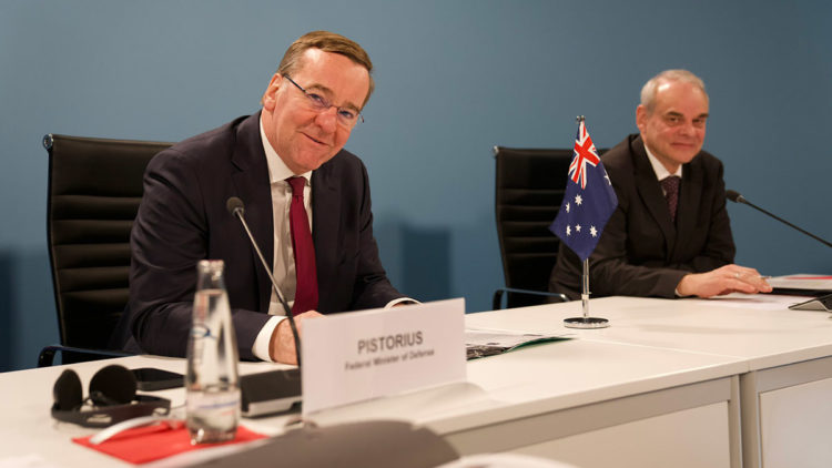 18 Leopard muharebe tankı Ukrayna'ya teslim edildi