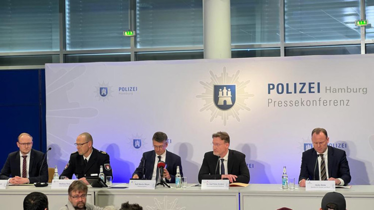 Almanya'da Yehova Şahitleri mezhebi binasına saldırı; 7 ölü