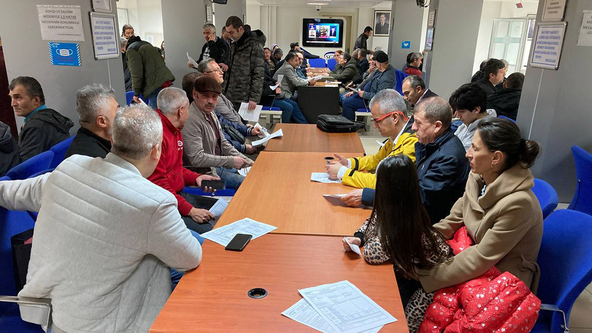 Emekli olmak isteyenler SGK'ya koştu