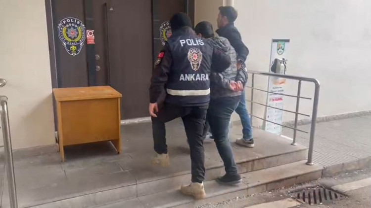Terör örgütlerinin propagandasını yapan 3 şüpheli gözaltında