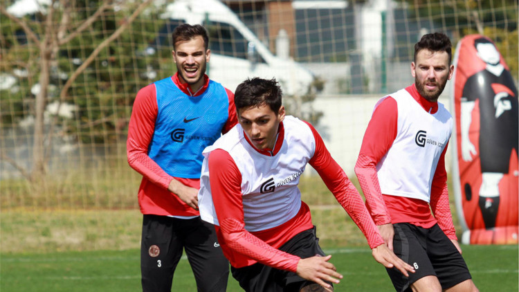 Antalyaspor Kayserispor maçında 3 oyuncu forma giyemeyecek