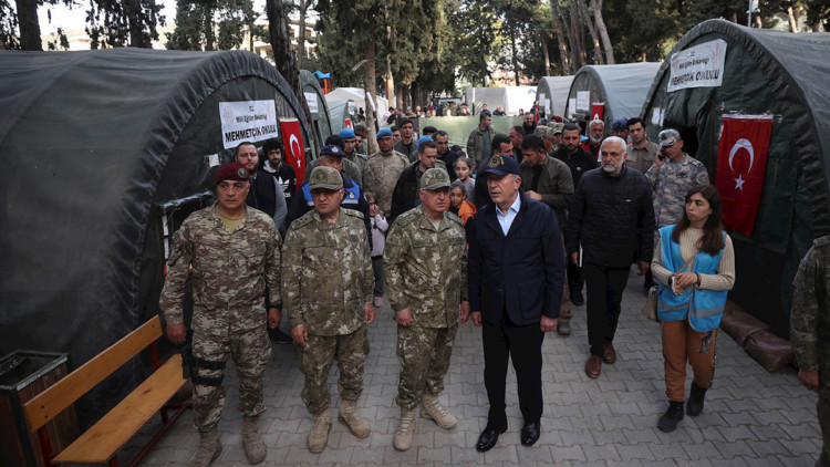 Hulusi Akar, Hatay'da incelemelerde bulundu