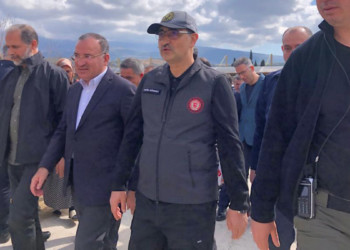 Bekir Bozdağ, AFAD Kriz Merkezi'ni ziyaret etti