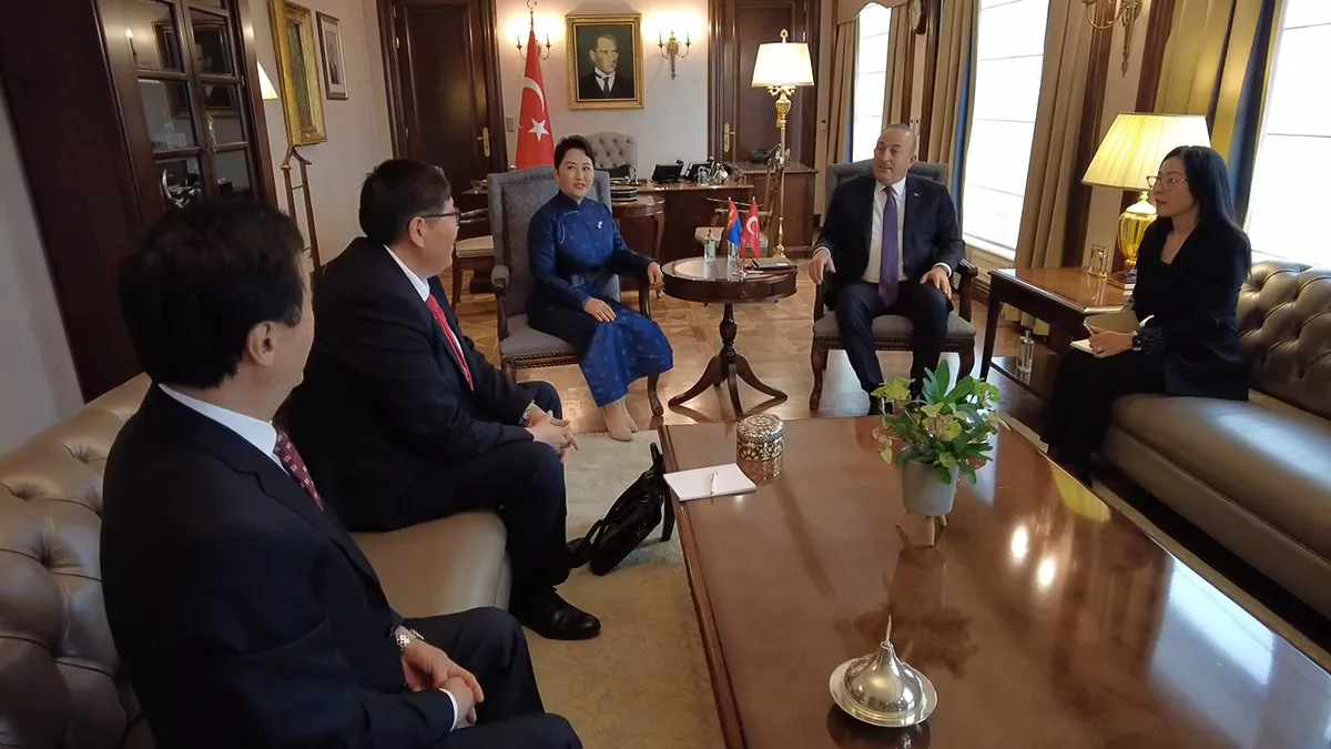 Mevlüt çavuşoğlu moğolistan dışişleri bakanı ile görüştü