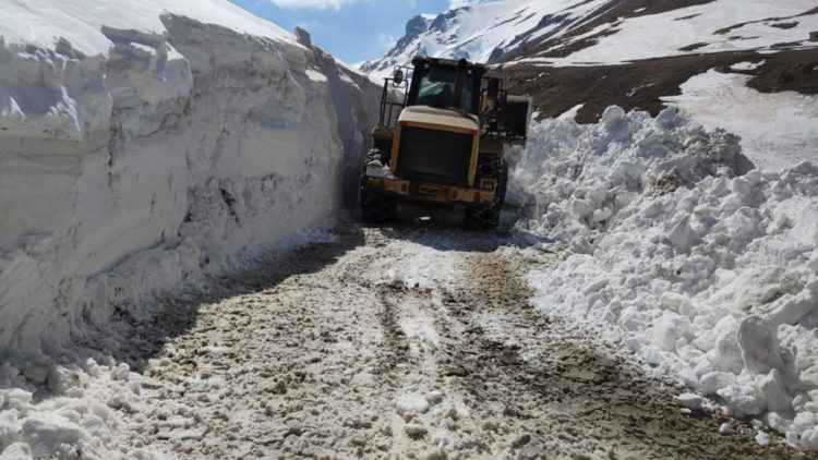 Başkale'de karla mücadele