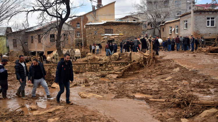 Sulama göleti taştı; 210 dekar tarım alanı zarar gördü