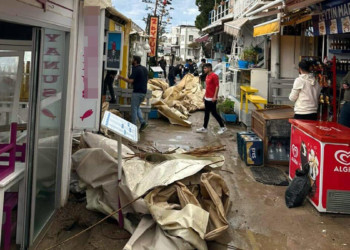 Bodrum'da fırtına ve dolu etkili oldu