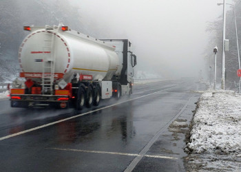 Bolu Dağı geçişlerinde karla karışık yağmur