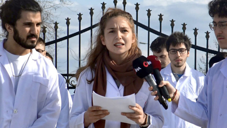 Cerrahpaşa Veteriner Fakültesi öğrencileri bugün de eylemde