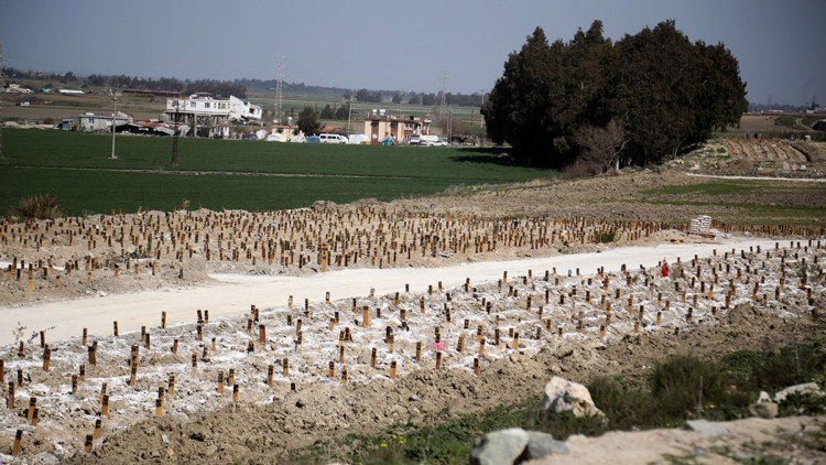 Depremde hayatını kaybedenlerin defin işlemi tamamlandı