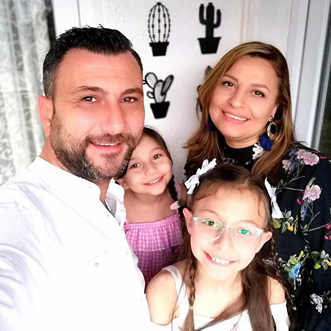 Depremde Antakya'daki Elit Apartmanı'nda 2 kızı ve eşini kaybeden Mümtaz Gövce, 10 yaşındaki kızım enkaz altındayken sesli mesaj atmış dedi.