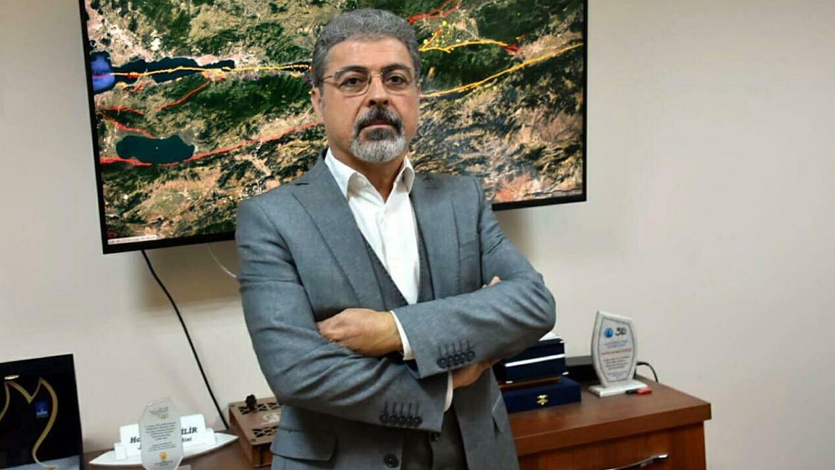 Depremde ikiye bölünen zeytin ağacının nedeni fay kaynaklı değil