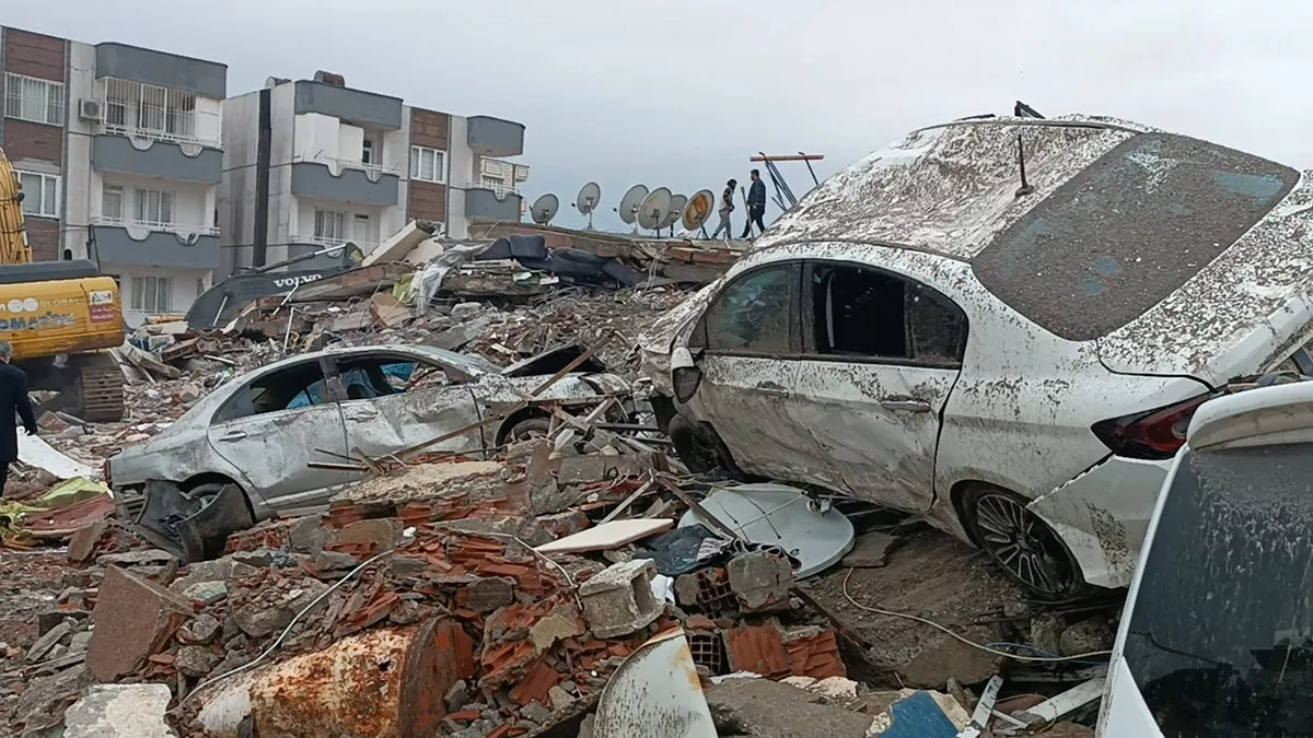 Depremin vurdugu islahiyede 950 arac hurdaya dondu 3670 dhaphoto3 - yaşam - haberton