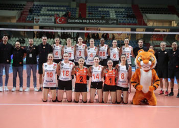 Eczacıbaşı Dynavit yarı finalde