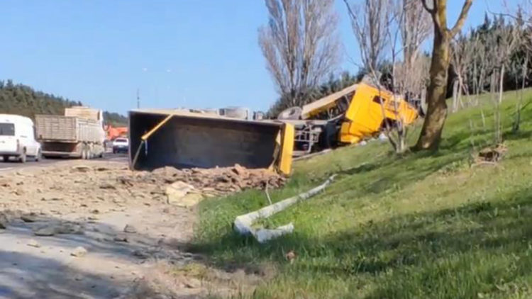 Silivri TEM Otoyolu'nda kaza; 5 can kaybı