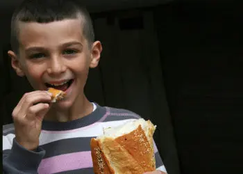 Ekmek veya makarna gibi tahıl içeren yiyecekleri her gün tüketen çocuk oranı yüzde 62,4