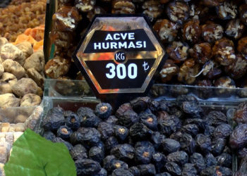 Eminönü'nde ramazan hareketliliği