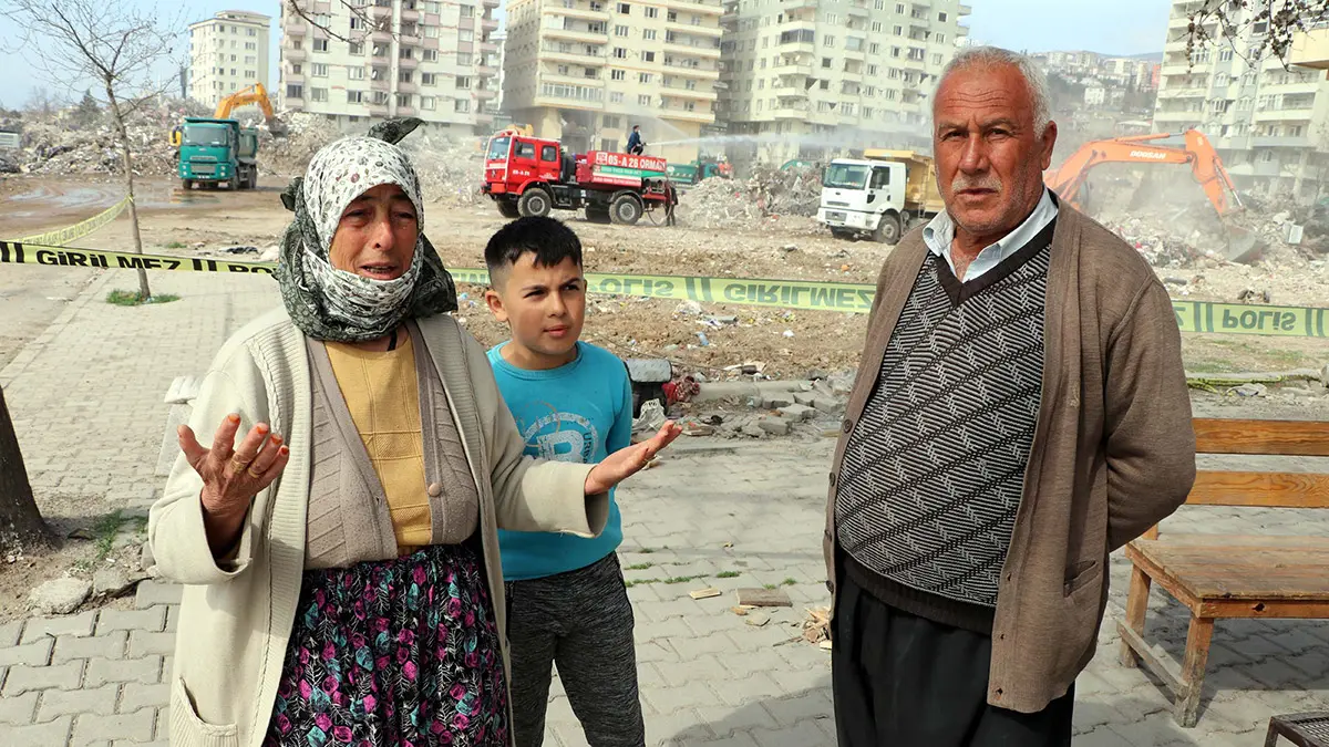 Kahramanmaraş’ın pazarcık ilçesinde 6 şubat günü saat 04. 17'de meydana gelen 7. 7 büyüklüğündeki depremdeki enkazdan 20 günlük torunu sağ çıkarıldı, ölen oğlu ve ailesinin hatıralarını bekliyor.