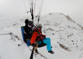 Ergan Dağı'nda kayak ve yamaç paraşütü