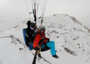 Ergan dağı'nda kayak ve yamaç paraşütü