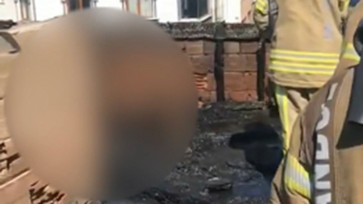 Esenler'de metruk binada yangın sonrası ceset bulundu