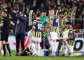 Fenerbahçe-Sevilla'yı 1-0 mağlup etti