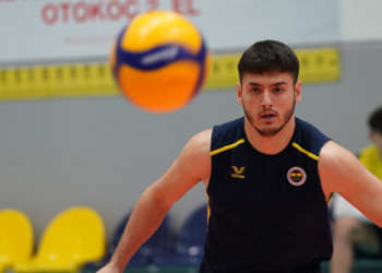 Fenerbahçe, voleybolcu Abdülkadir Terlik'i kadrosuna kattı