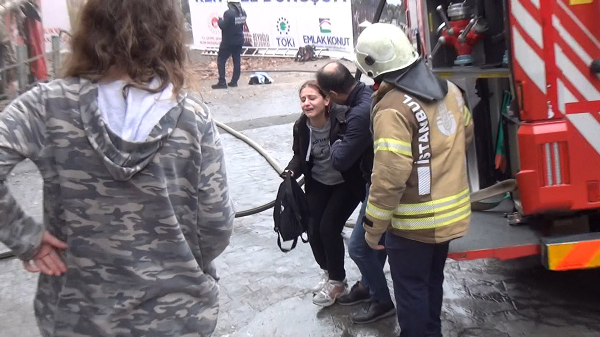 Şişli'de gecekonduda patlama sonrası yangın çıktı. Olay saat 10.30 sıralarında meydana geldi.