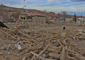 Geyiktepesi'nde dev yarık ve çatlaklar oluştu