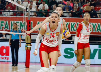 Göztepe 48 puana ulaşıp zirvedeki yerini korudu