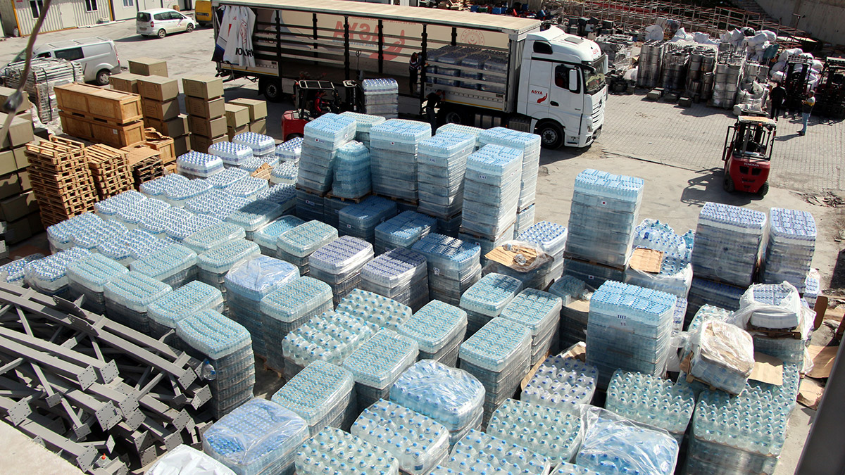 Hatay'da depremzedelere hazır su tedariki