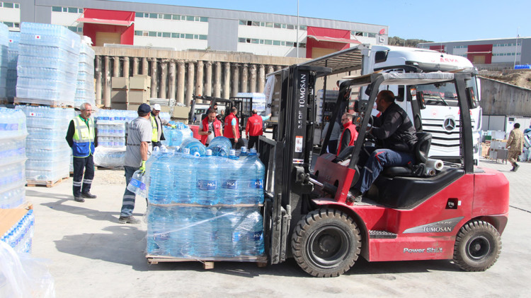 Hatay'da depremzedelere hazır su tedariki
