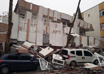 Hayalleri enkaz altında kaldı