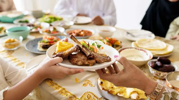 Ramazan ayını sağlıklı ve kilo almadan geçirme tüyoları